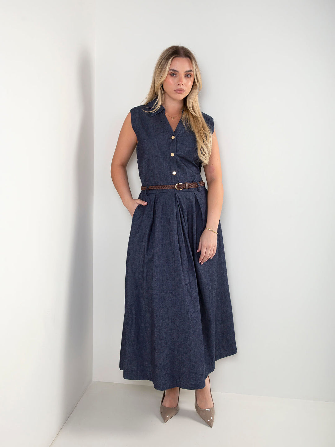 Vestido camiseiro midi ganga com cinto