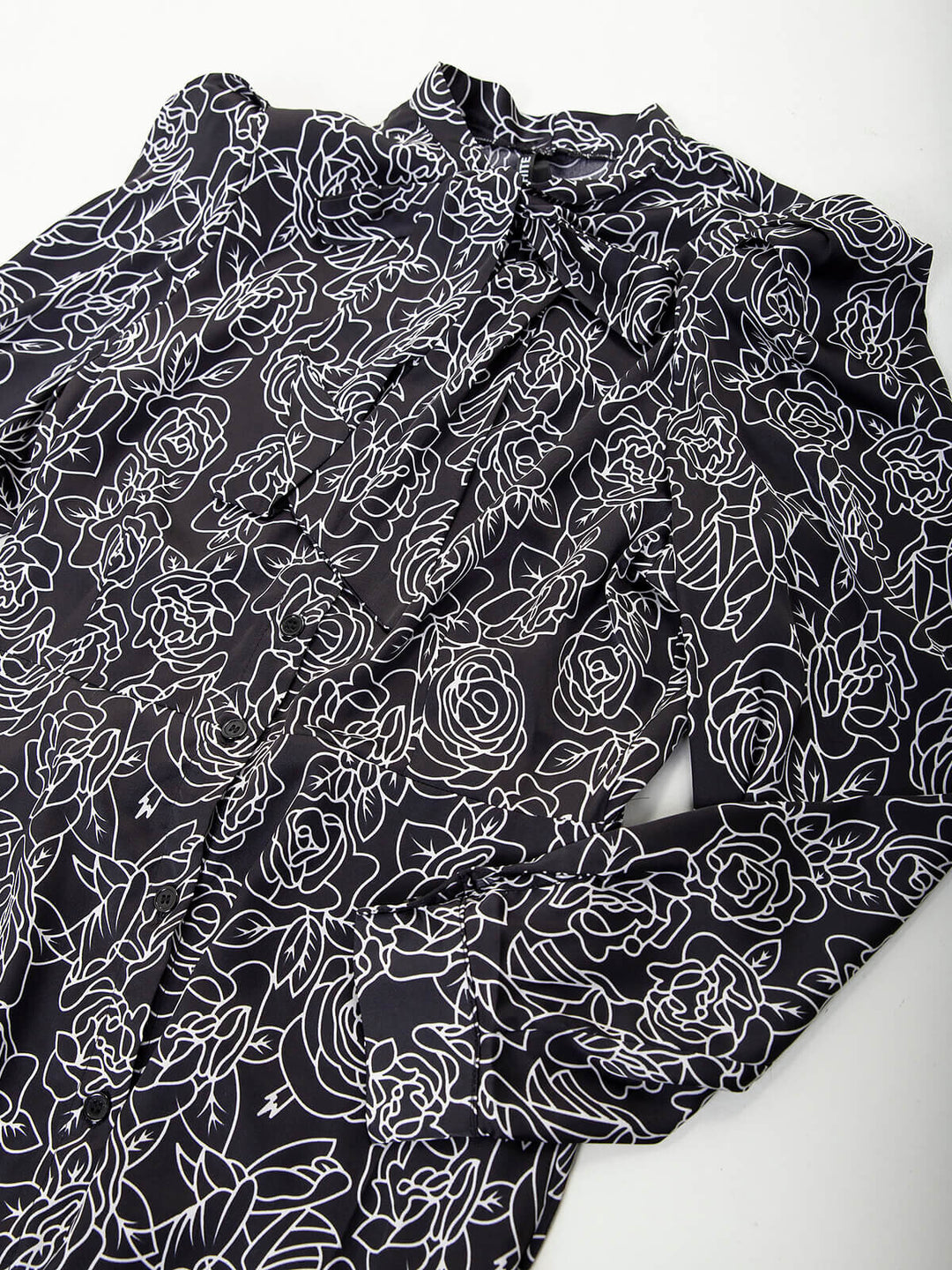Vestido camiseiro midi preto