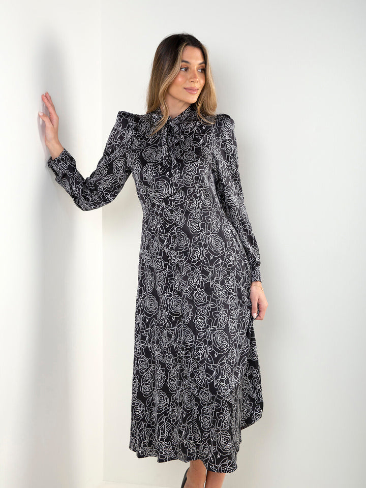 Vestido camiseiro midi preto