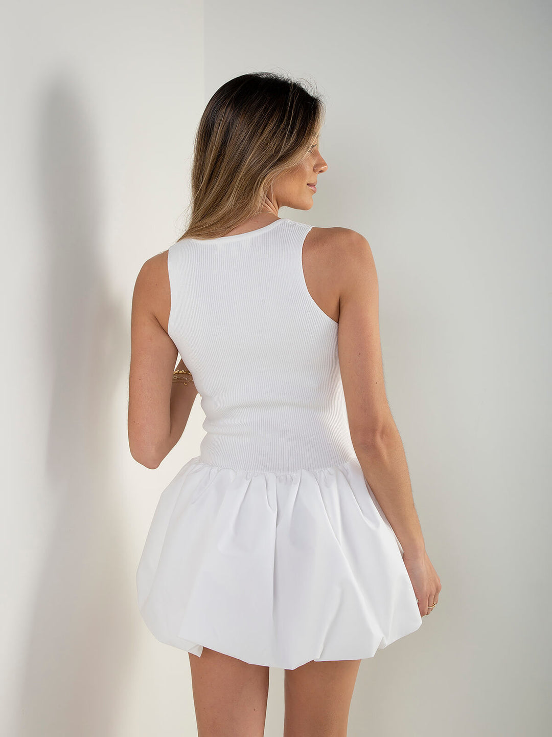 Vestido curto saia balão