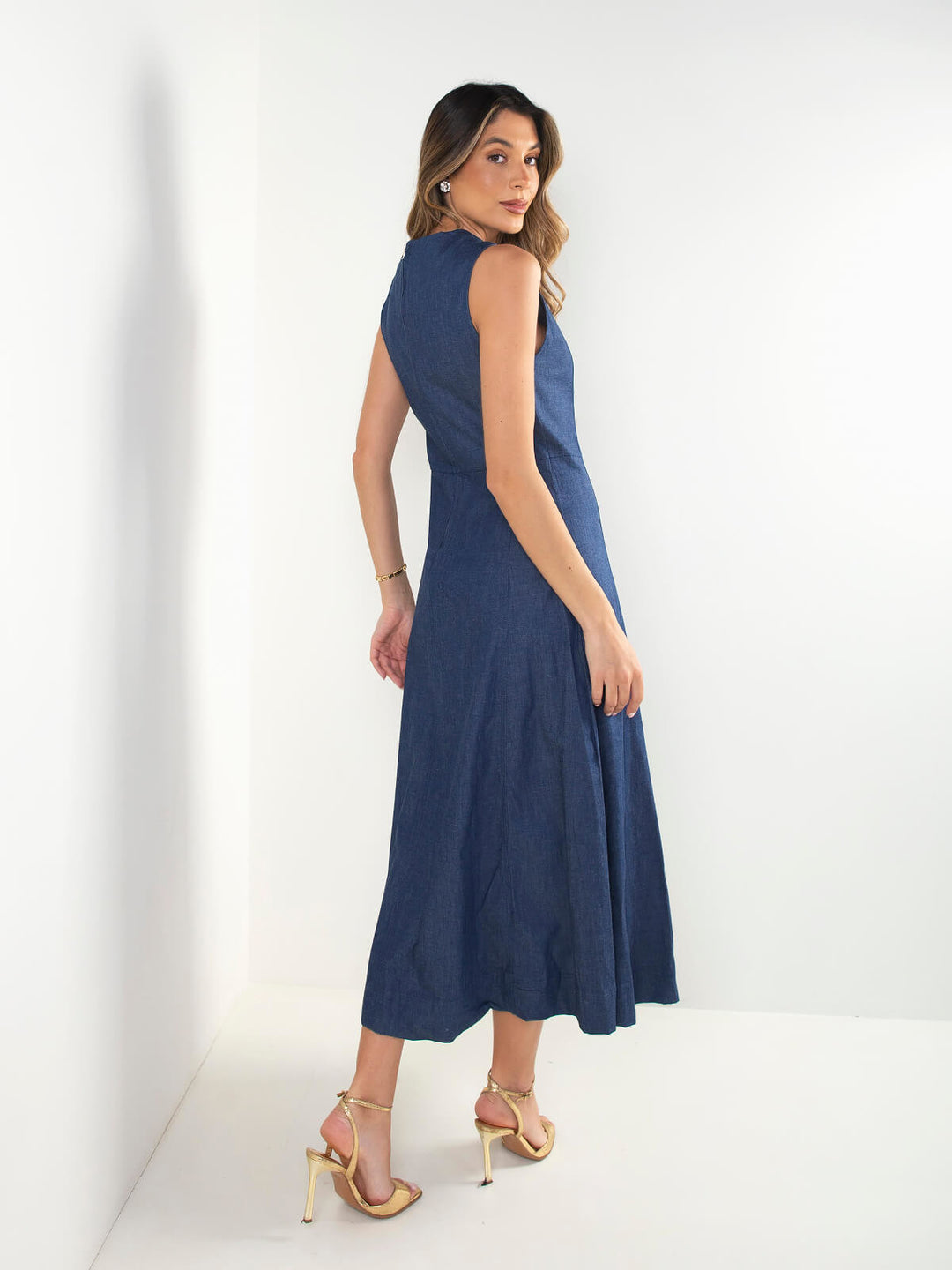 Vestido midi em tencel