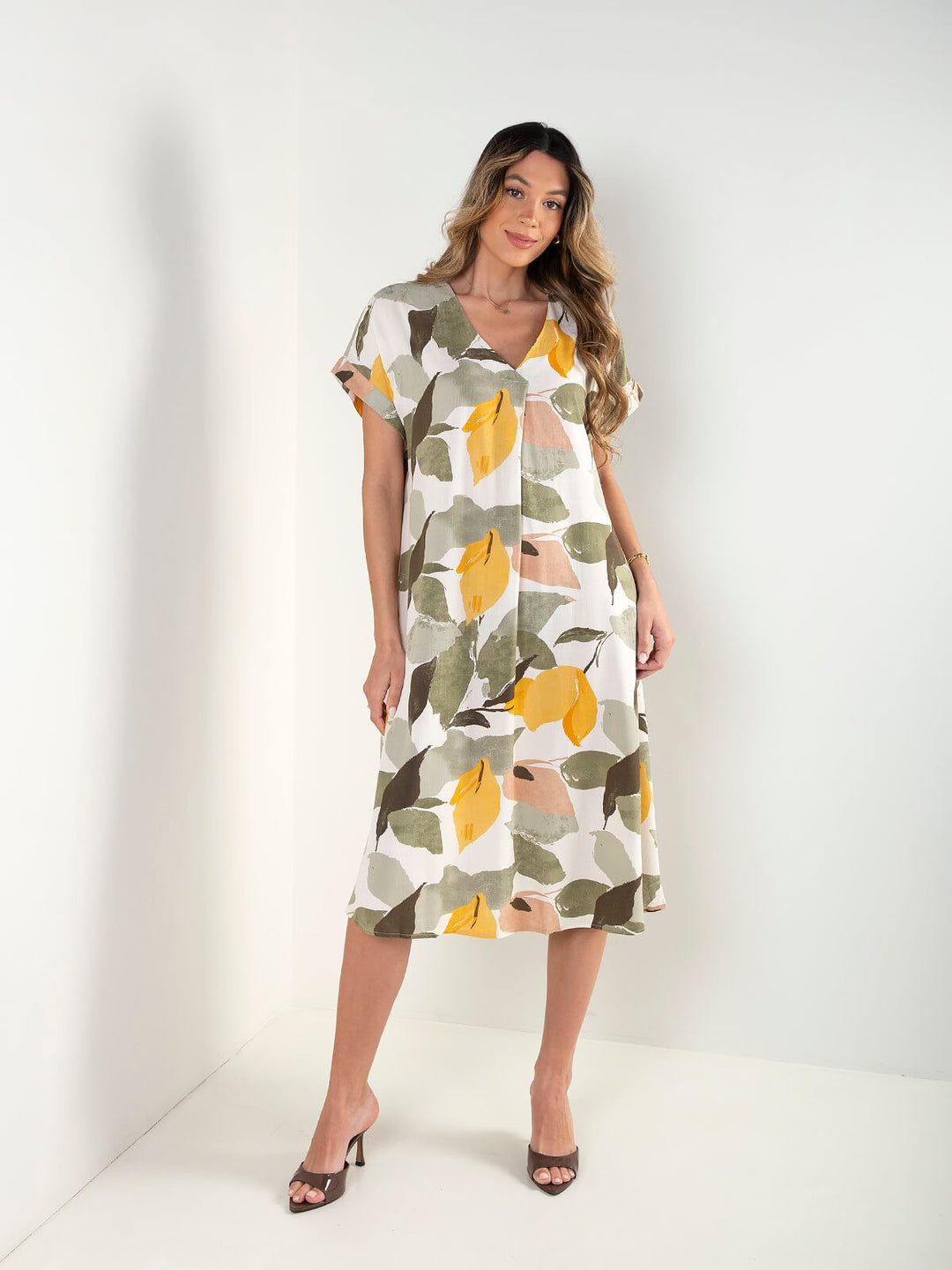 Vestido midi fluído com estampado
