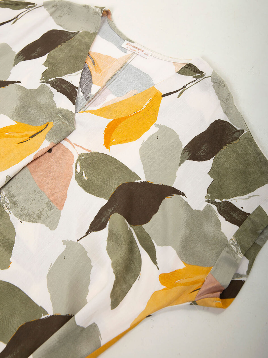 Vestido midi fluído com estampado
