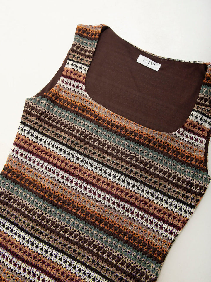 Vestido castanho em malha rendilhada
