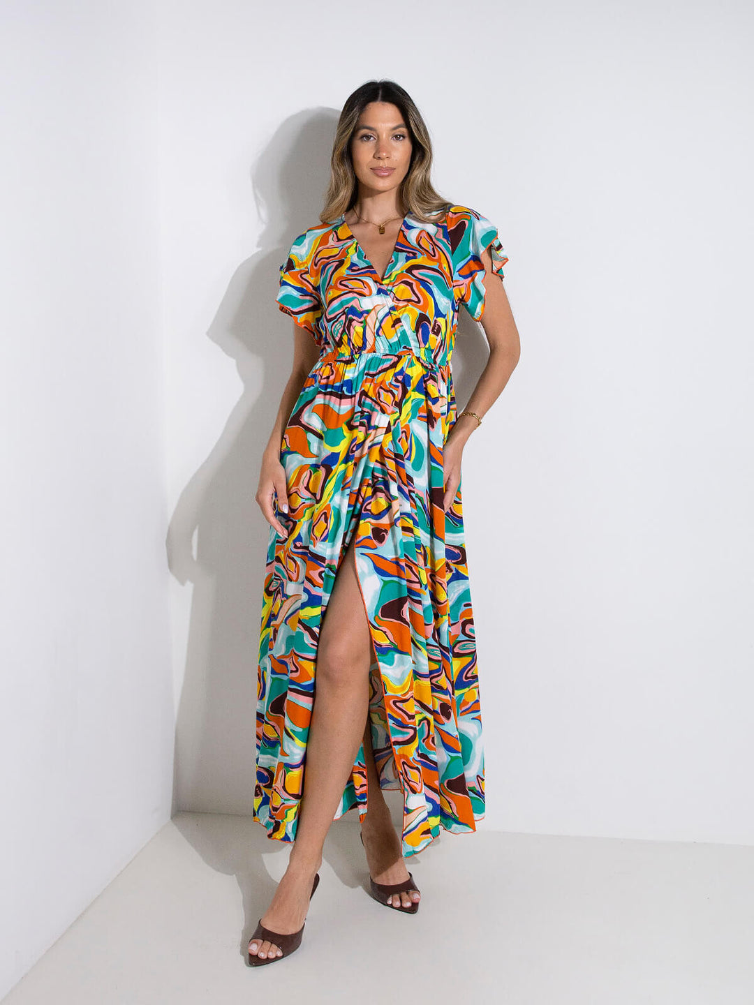 Vestido comprido estampado abstrato