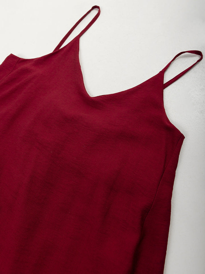 Vestido comprido fluído com alças finas