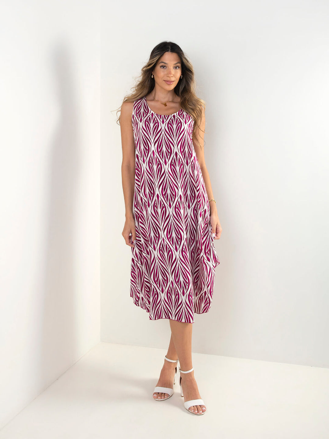 Vestido midi estampado sem mangas