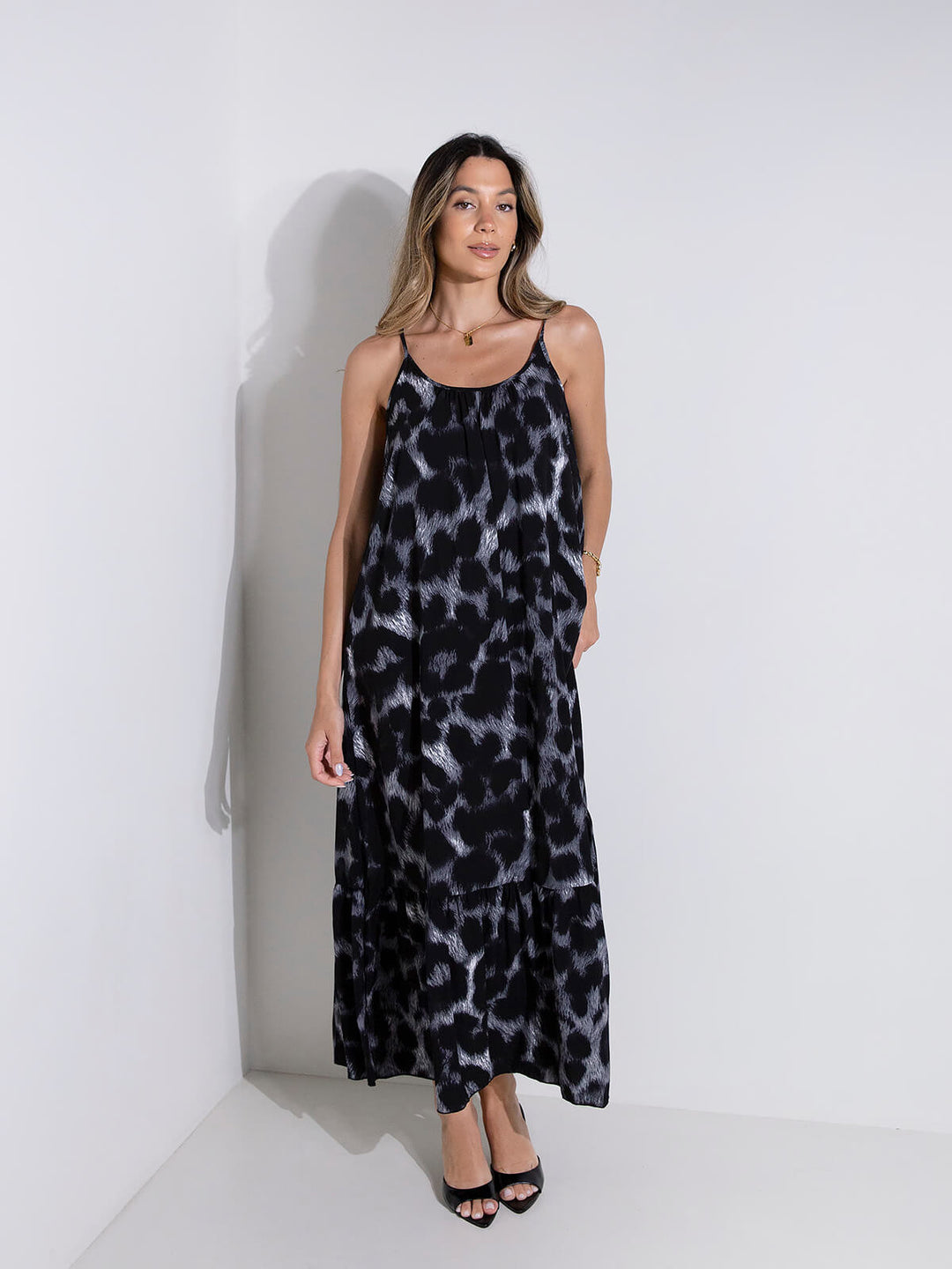 Vestido comprido animal print de alças