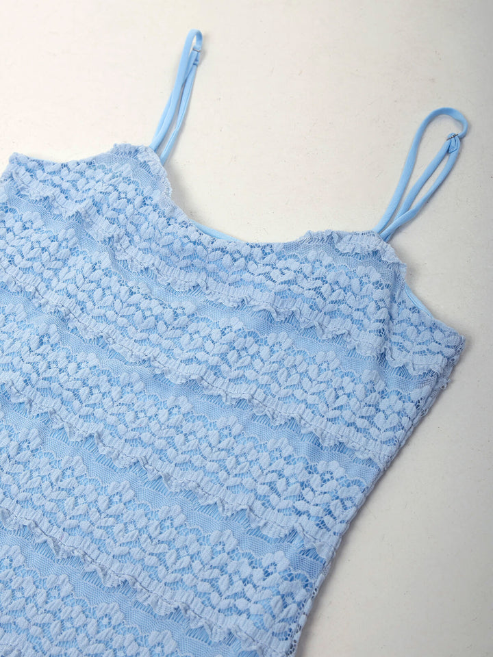 Vestido largo de encaje con tirantes