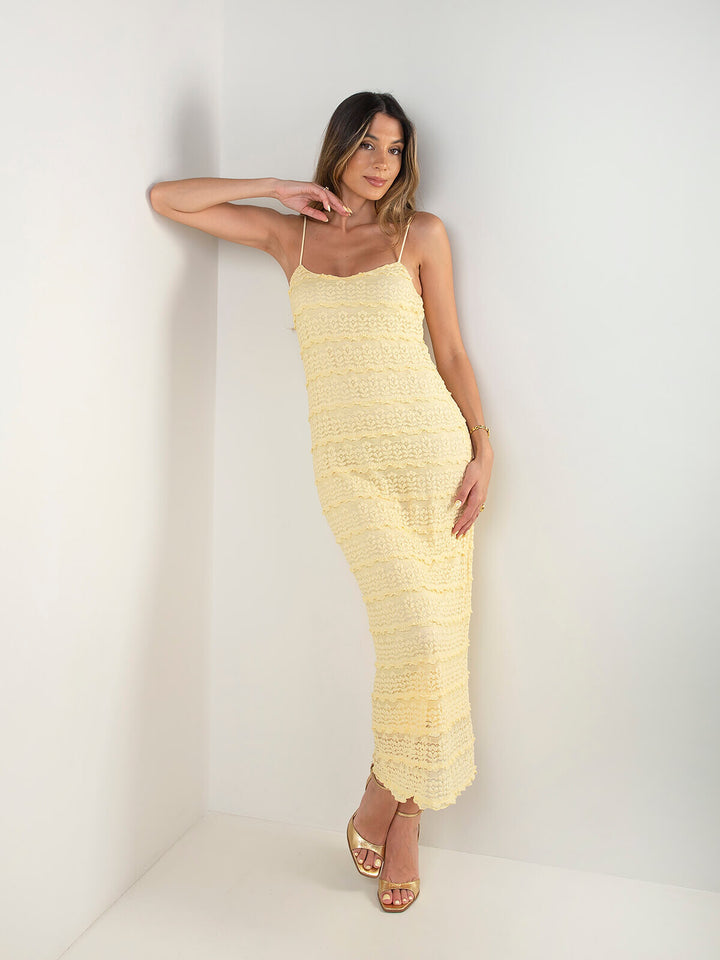 Vestido largo de encaje con tirantes