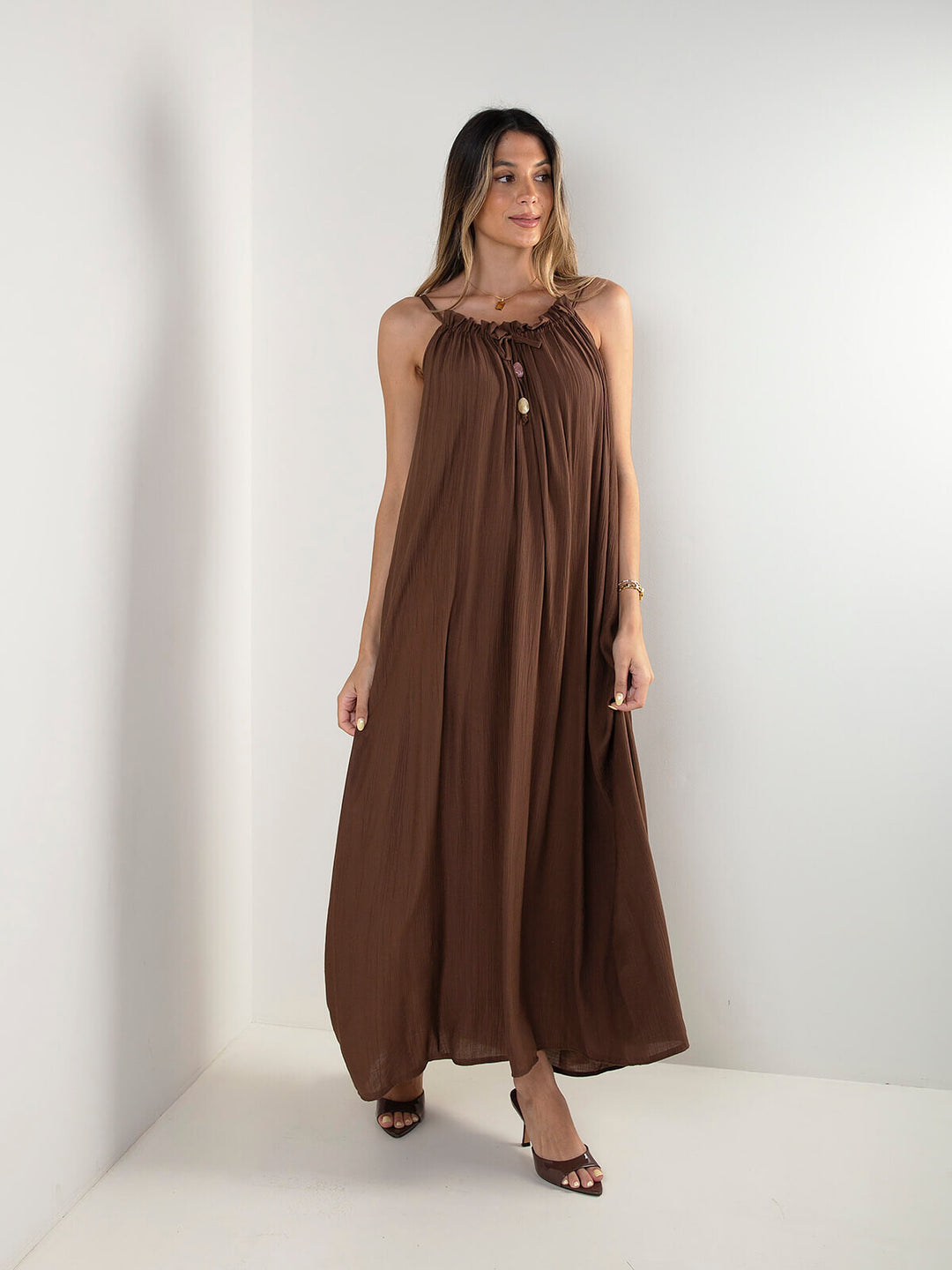Vestido comprido de alças com textura