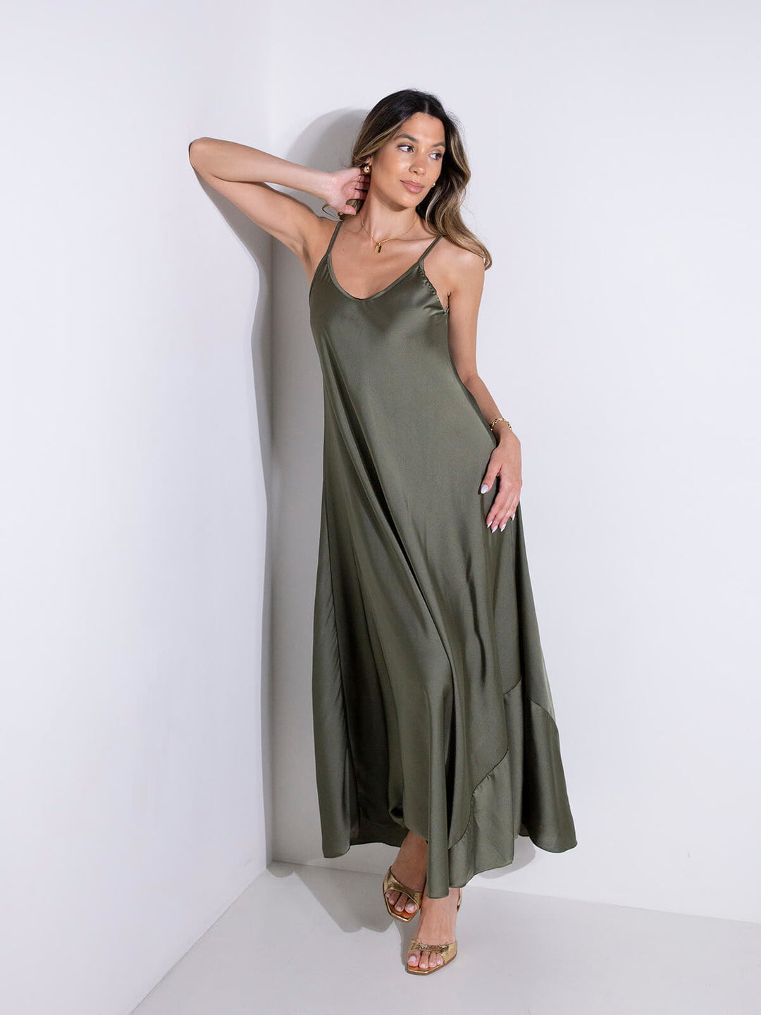 Vestido comprido acetinado de alças