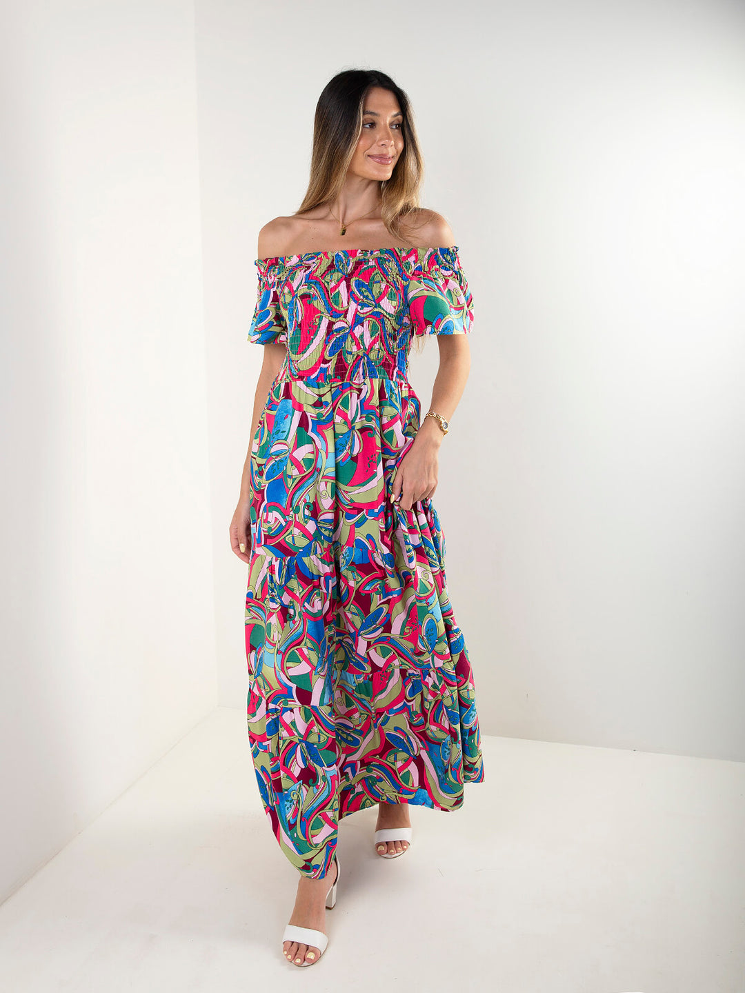 Vestido comprido estampado com decote barco