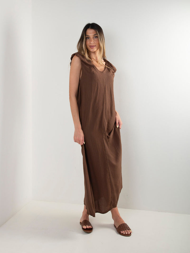 Vestido comprido fluído com alças largas