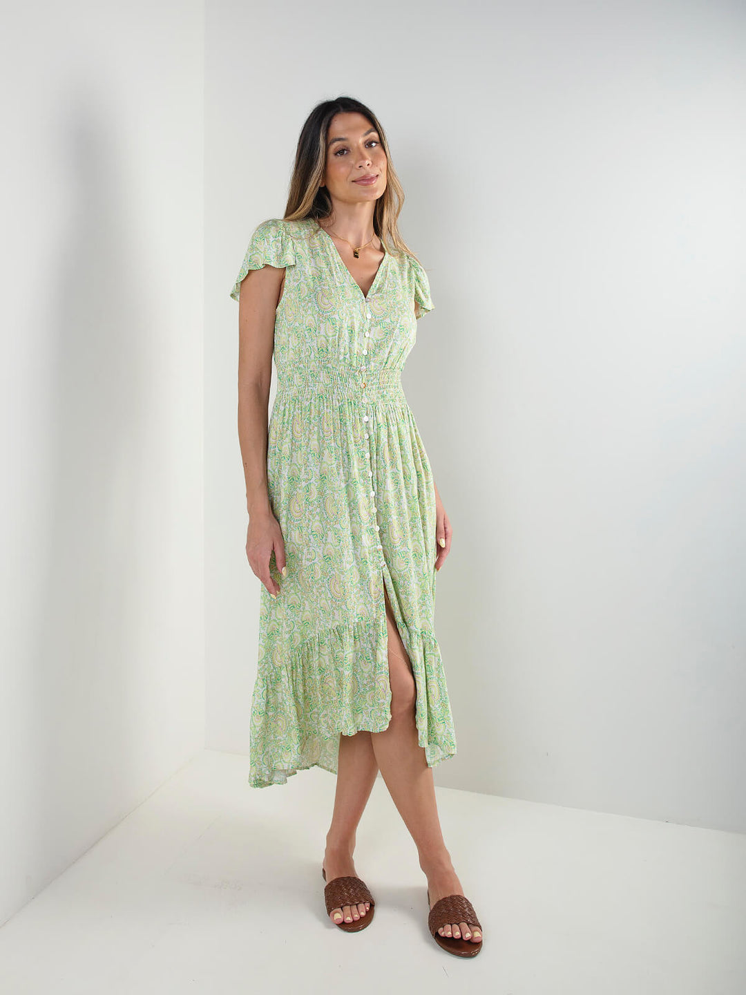 Vestido midi estampado com manga curta