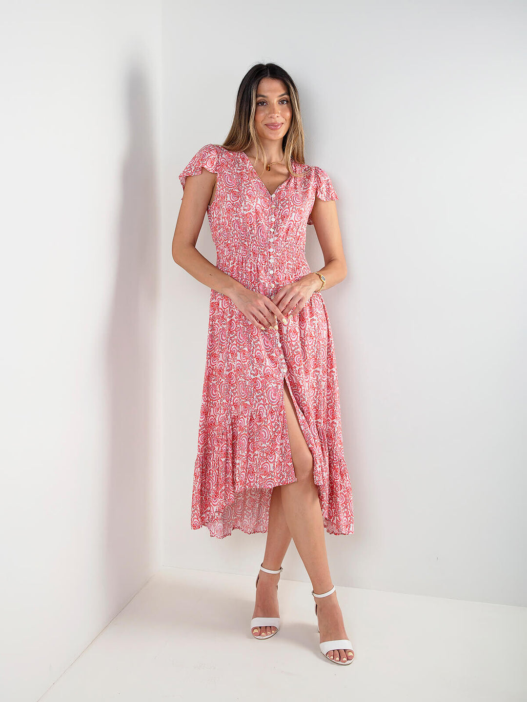 Vestido midi estampado com manga curta