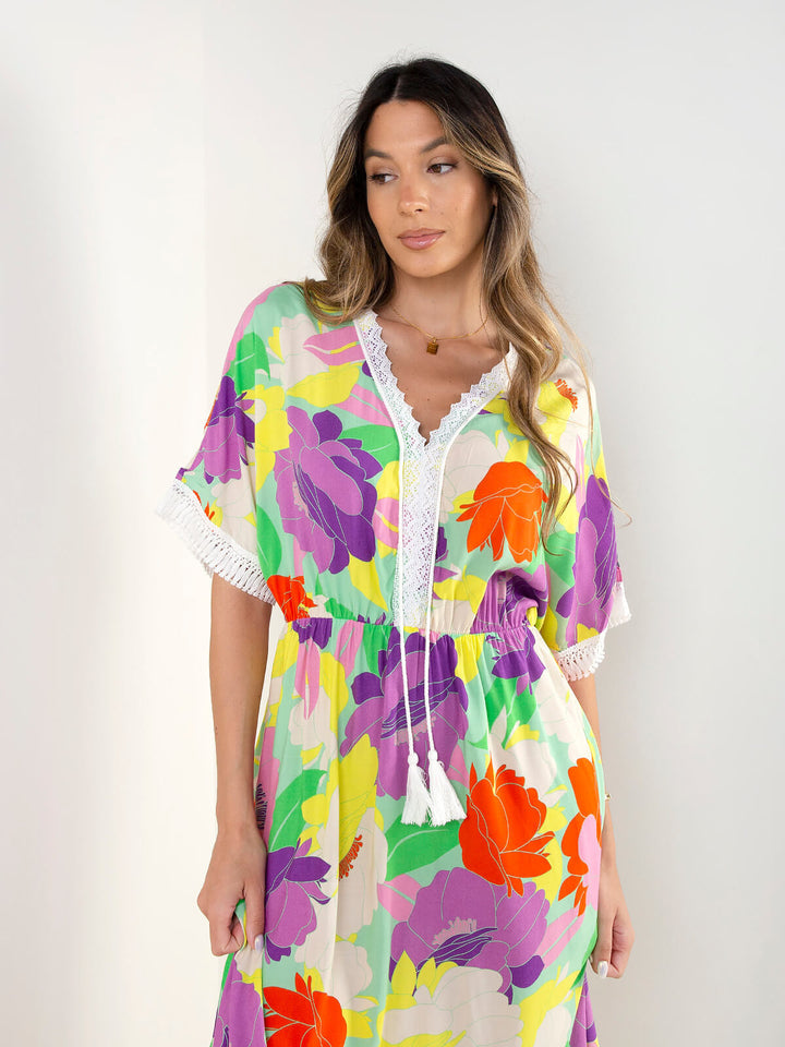 Vestido comprido floral com renda