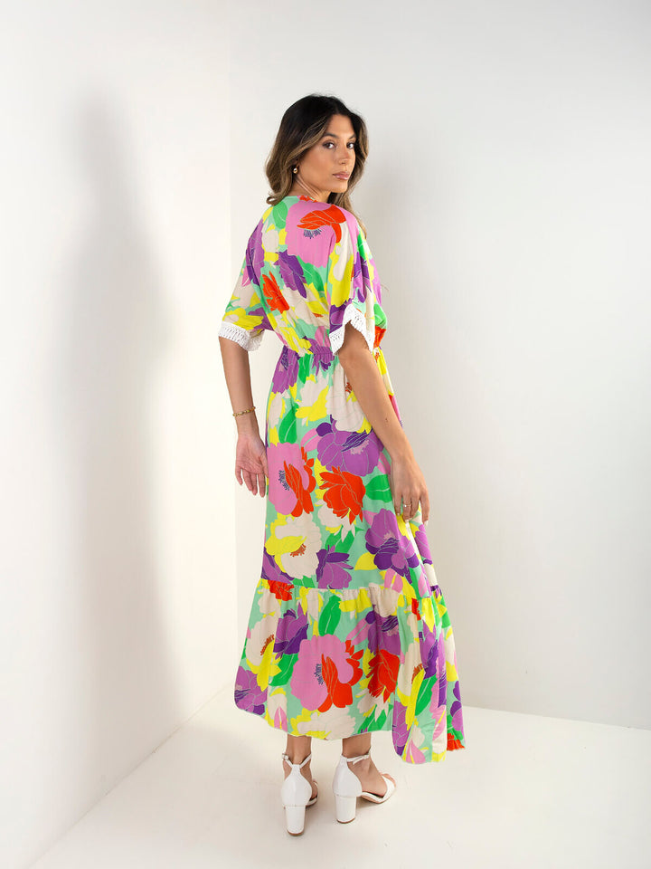 Vestido comprido floral com renda