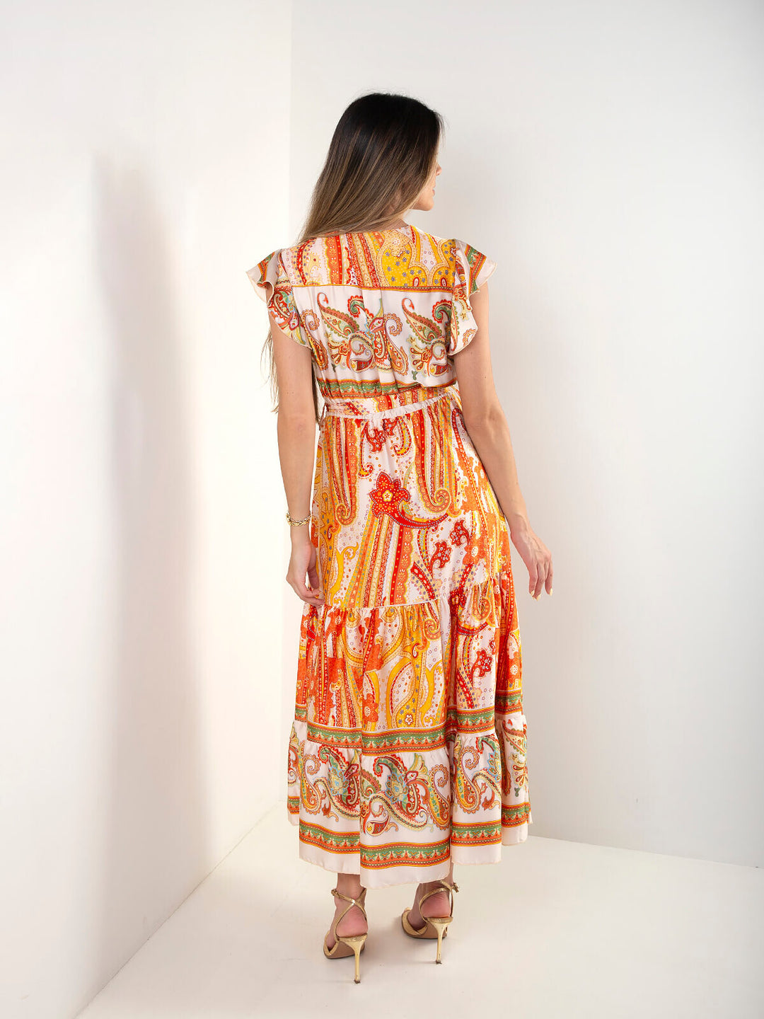 Vestido comprido estampado étnico com cinto