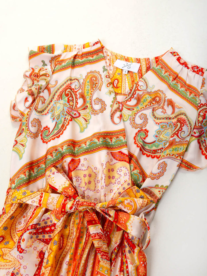 Vestido comprido estampado étnico com cinto